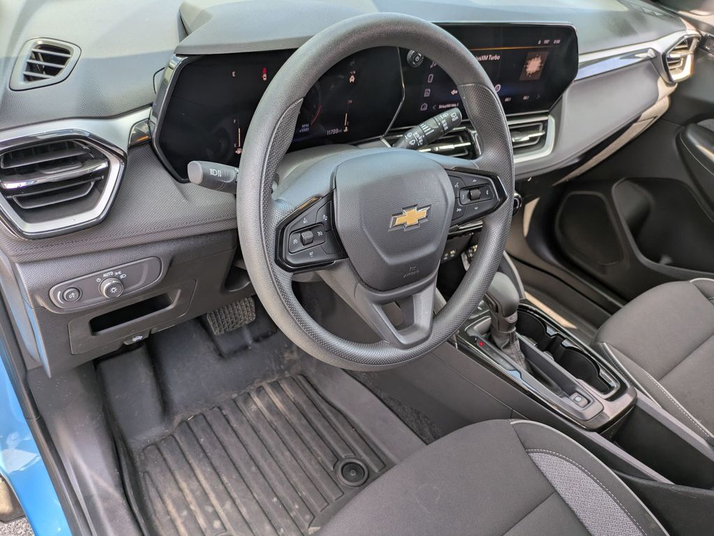 2025 Chevrolet Trailblazer LT photo 11