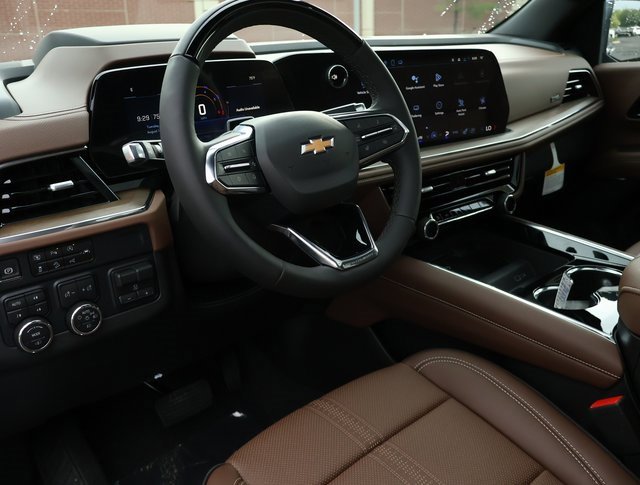 2025 Chevrolet Tahoe High Country photo 2