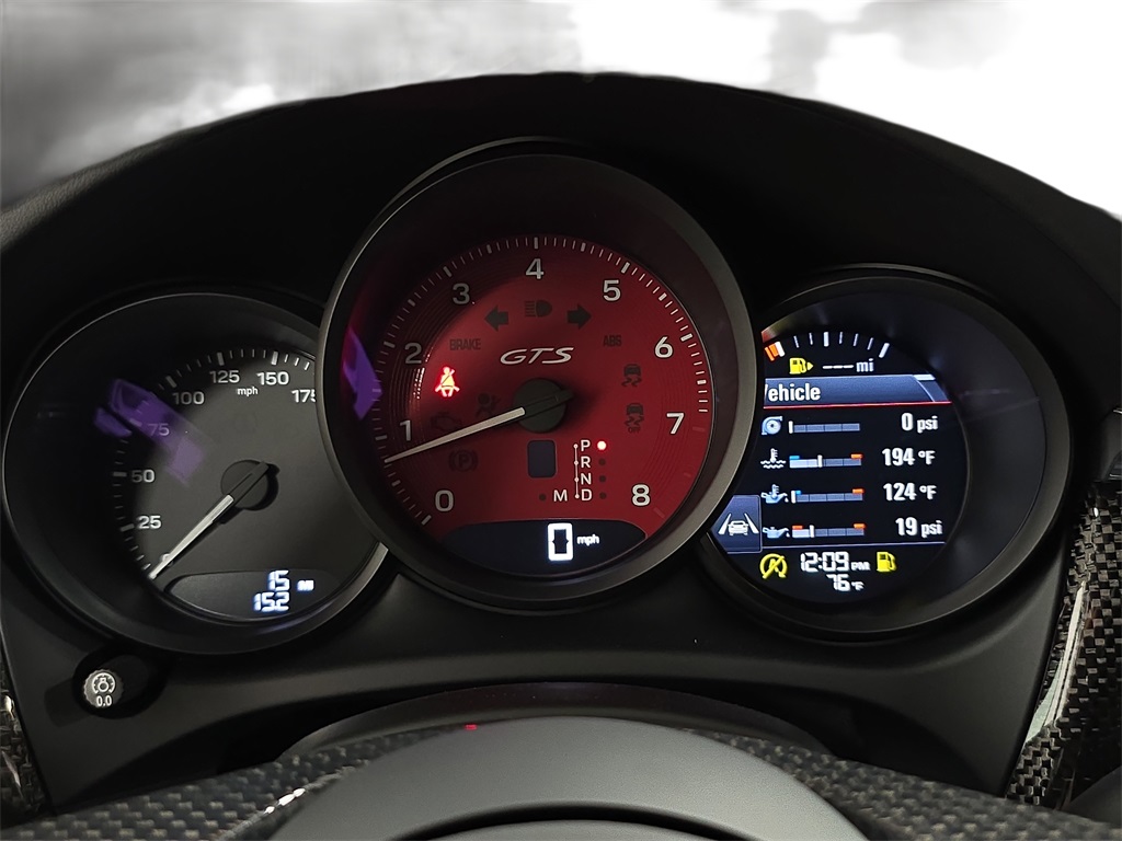 2026 Porsche Macan GTS photo 13