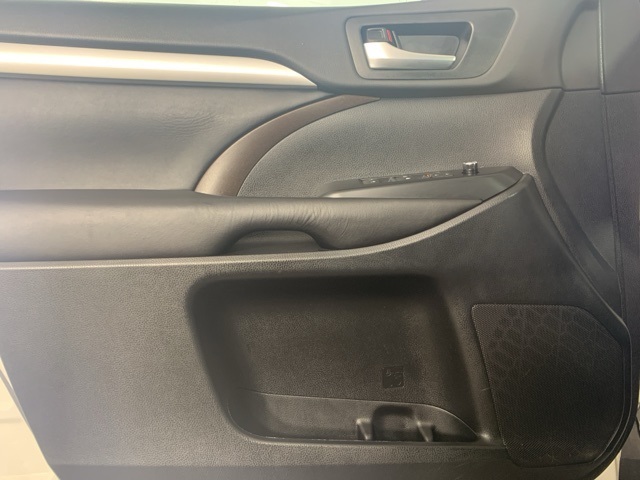 2019 Toyota Highlander XLE photo 21