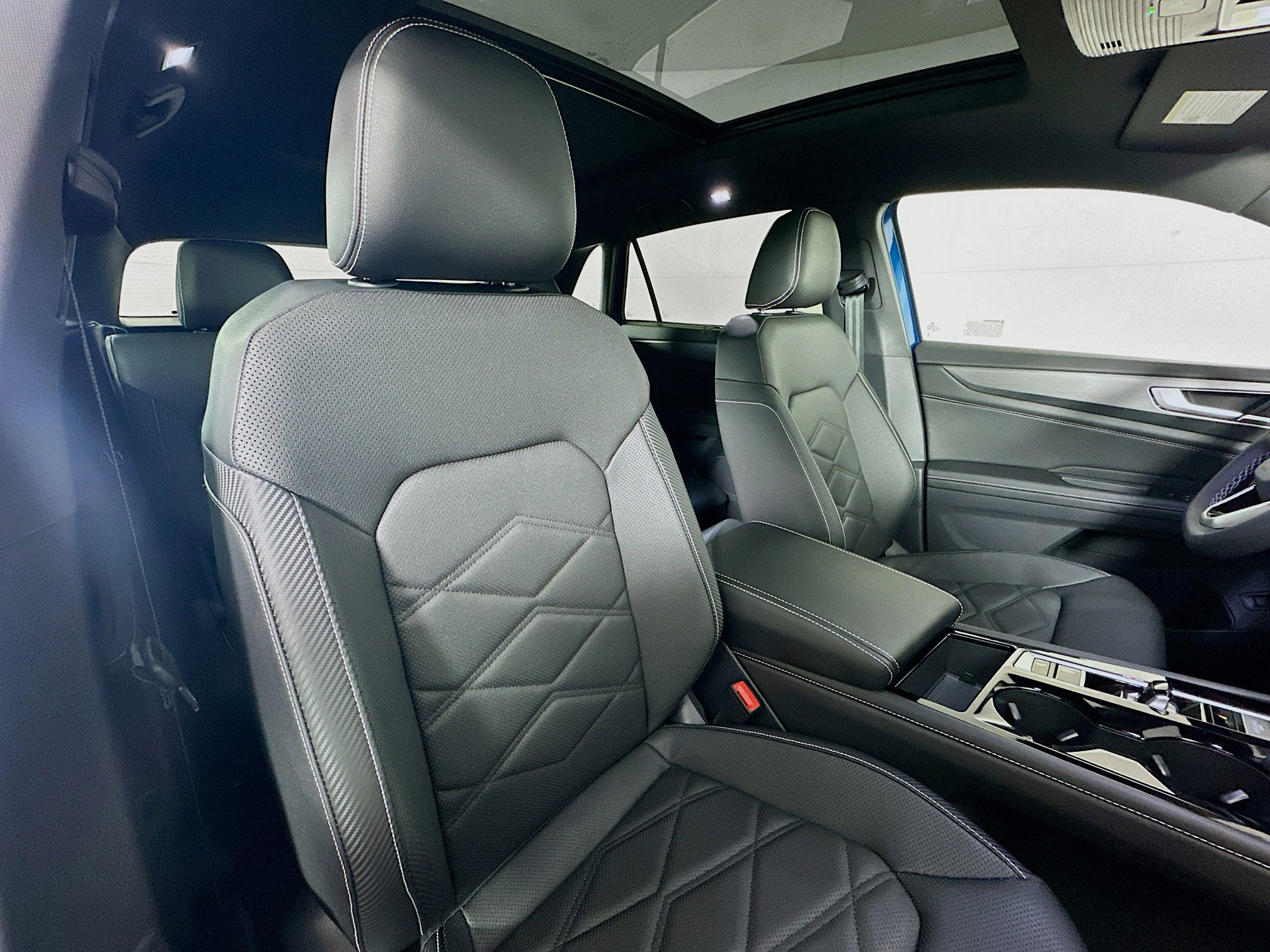 2025 Volkswagen Atlas Cross Sport SE Technology photo 26