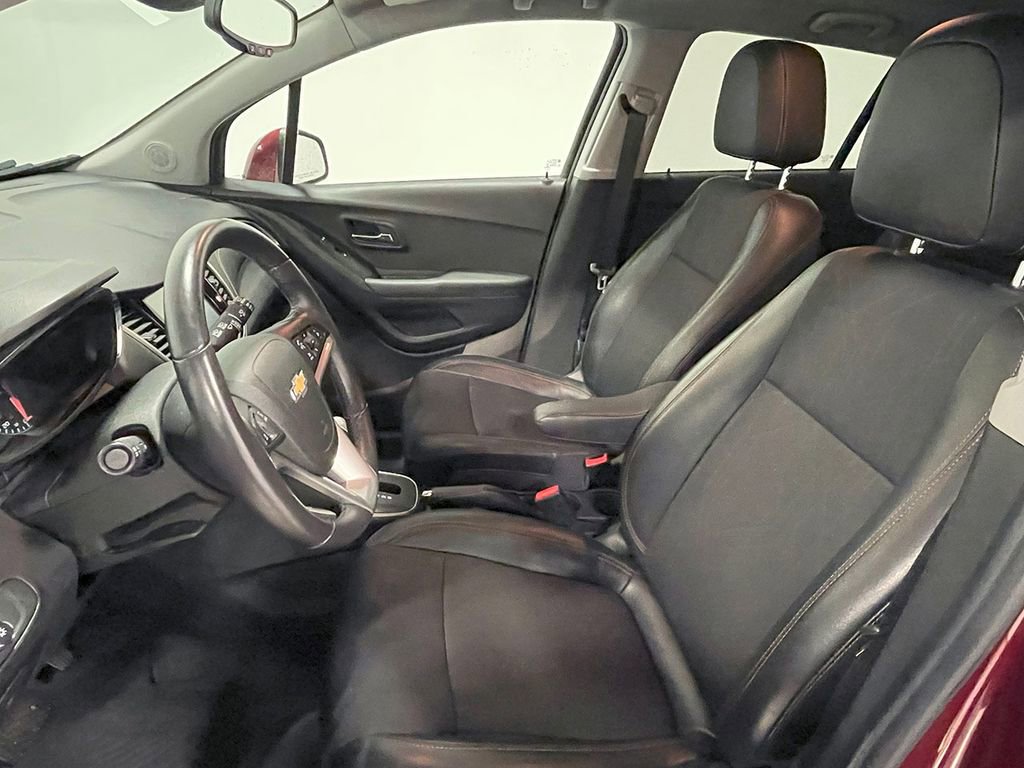 2017 Chevrolet Trax LT photo 2
