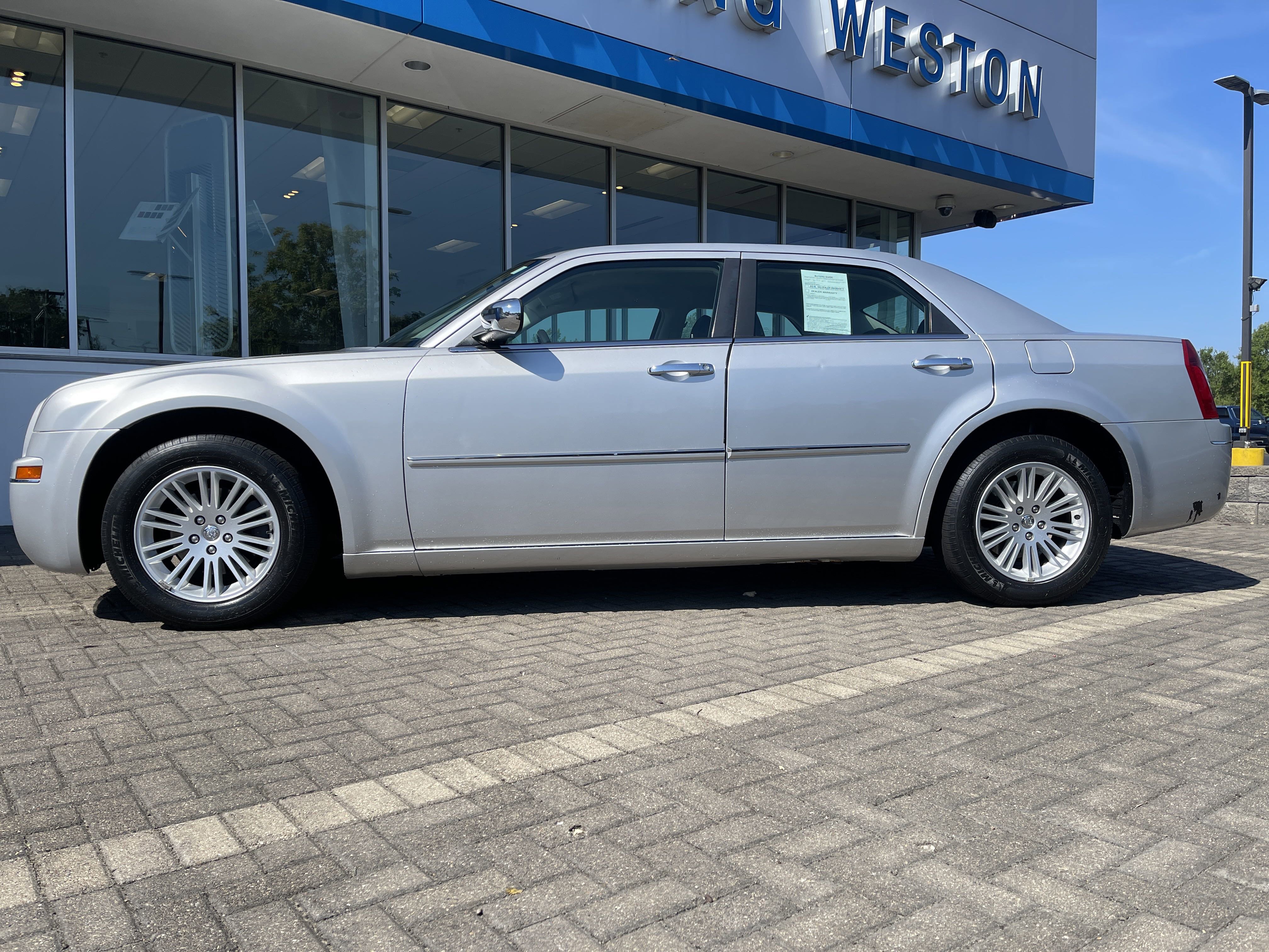 Used 2010 Chrysler 300 Executive Series with VIN 2C3CA5CV1AH325966 for sale in Peoria, IL