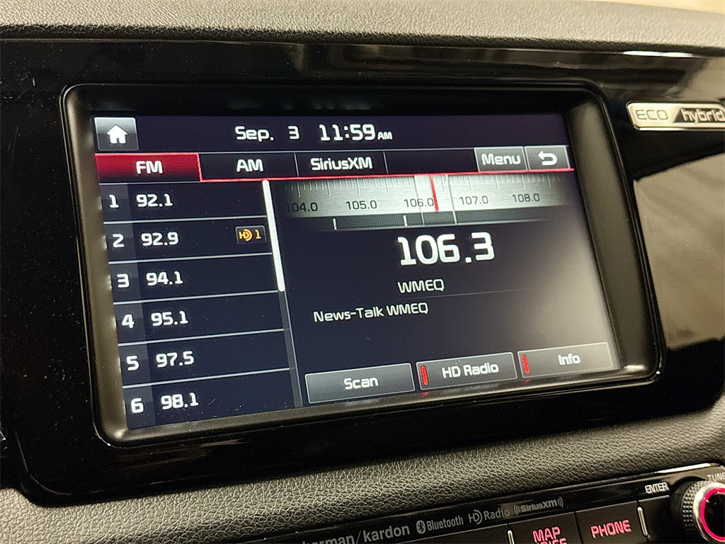 2017 Kia Niro EX photo 27