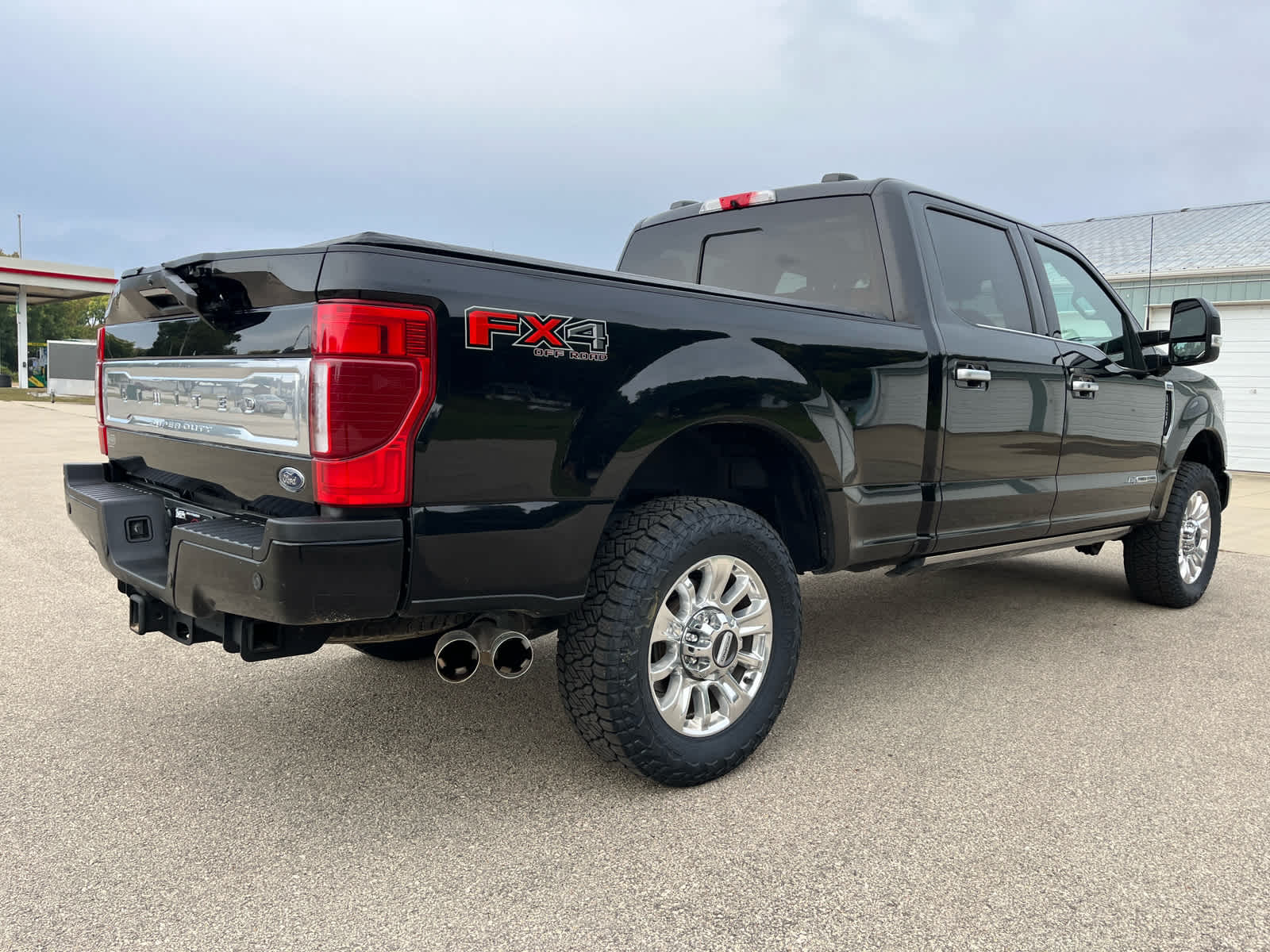 2022 Ford F-350 Limited photo 6
