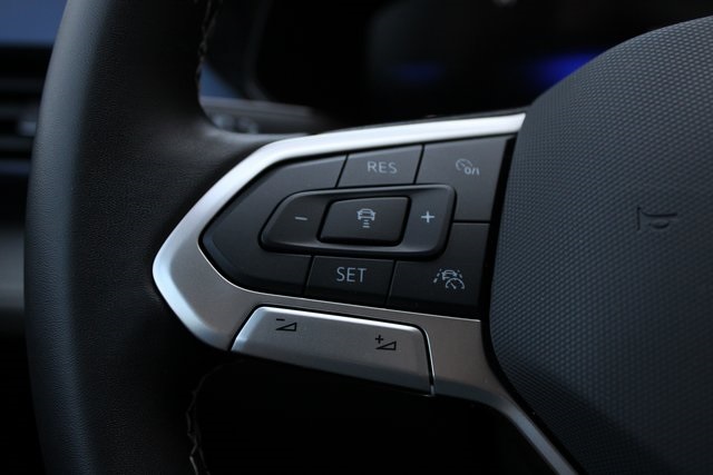 2024 Volkswagen Taos SE photo 8