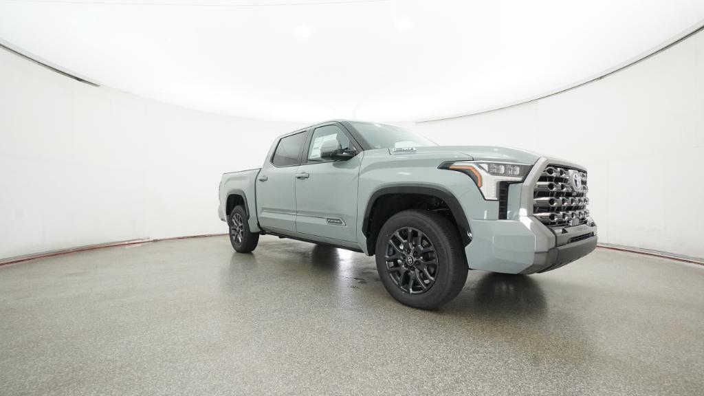 2025 Toyota Tundra Platinum CrewMax photo 13