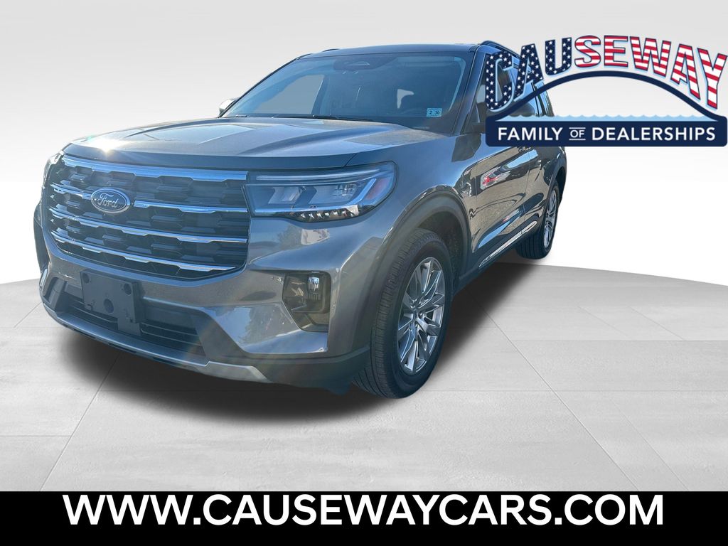2025 Ford Explorer Active's photo