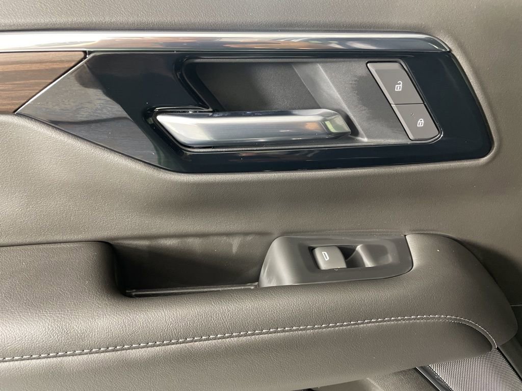 2025 Chevrolet Tahoe Z71 photo 37