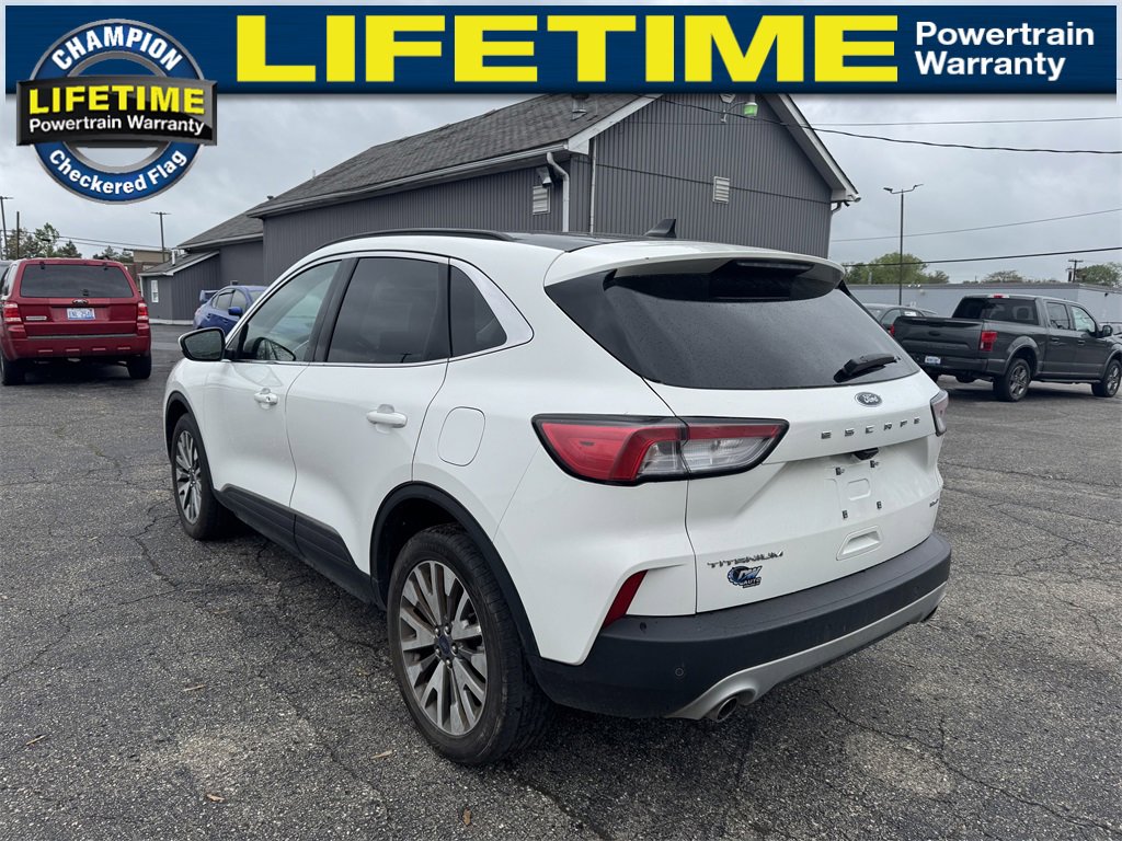 2022 Ford Escape Titanium photo 3