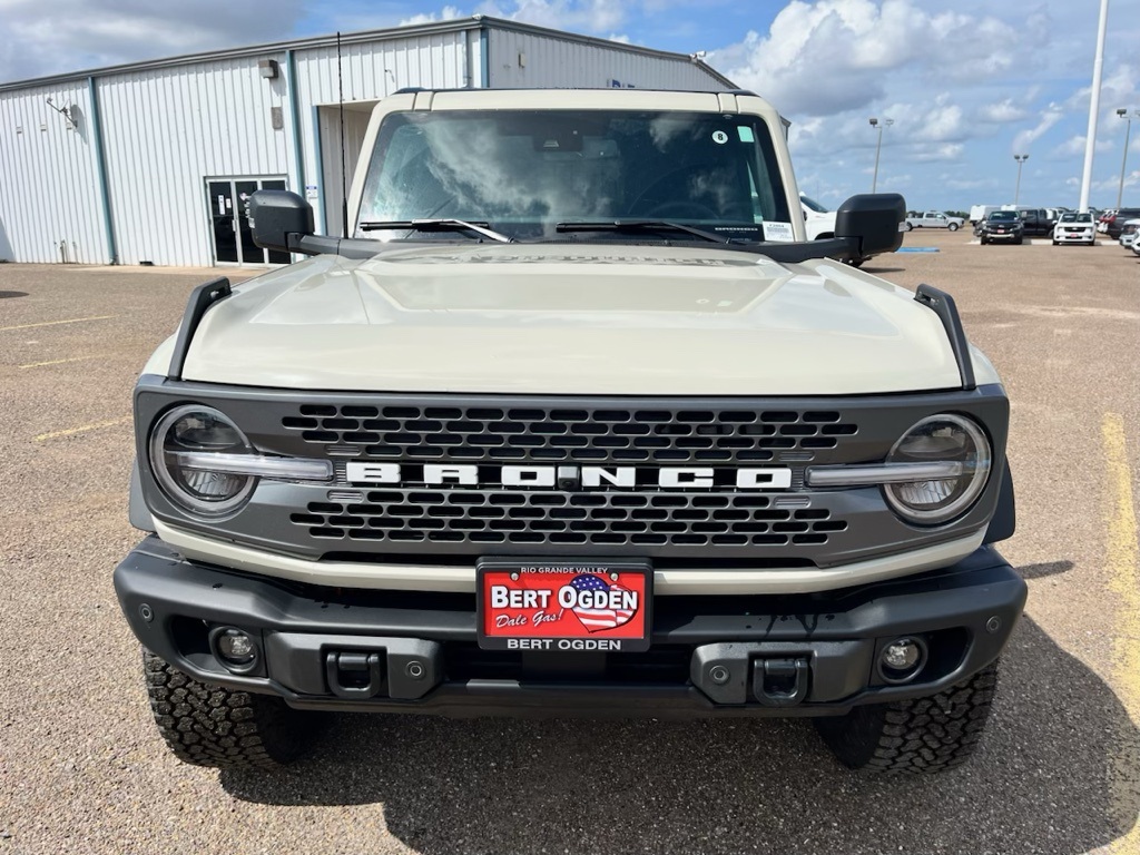 2025 Ford Bronco Badlands photo 2