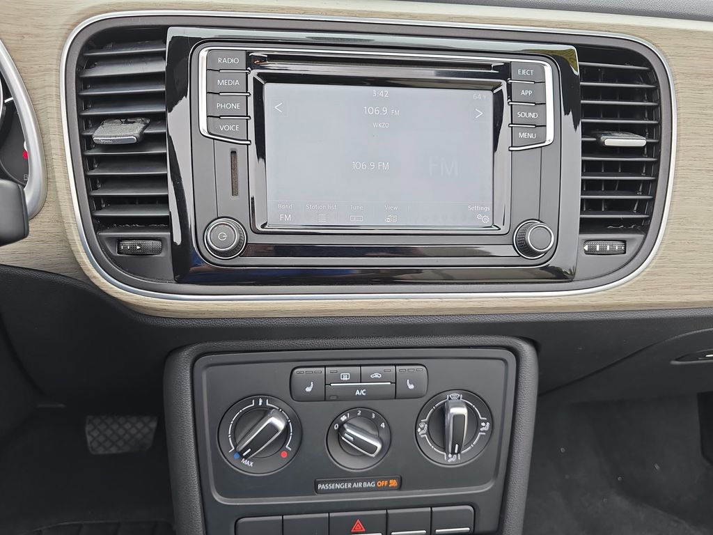 2018 Volkswagen Beetle SE Coast photo 18