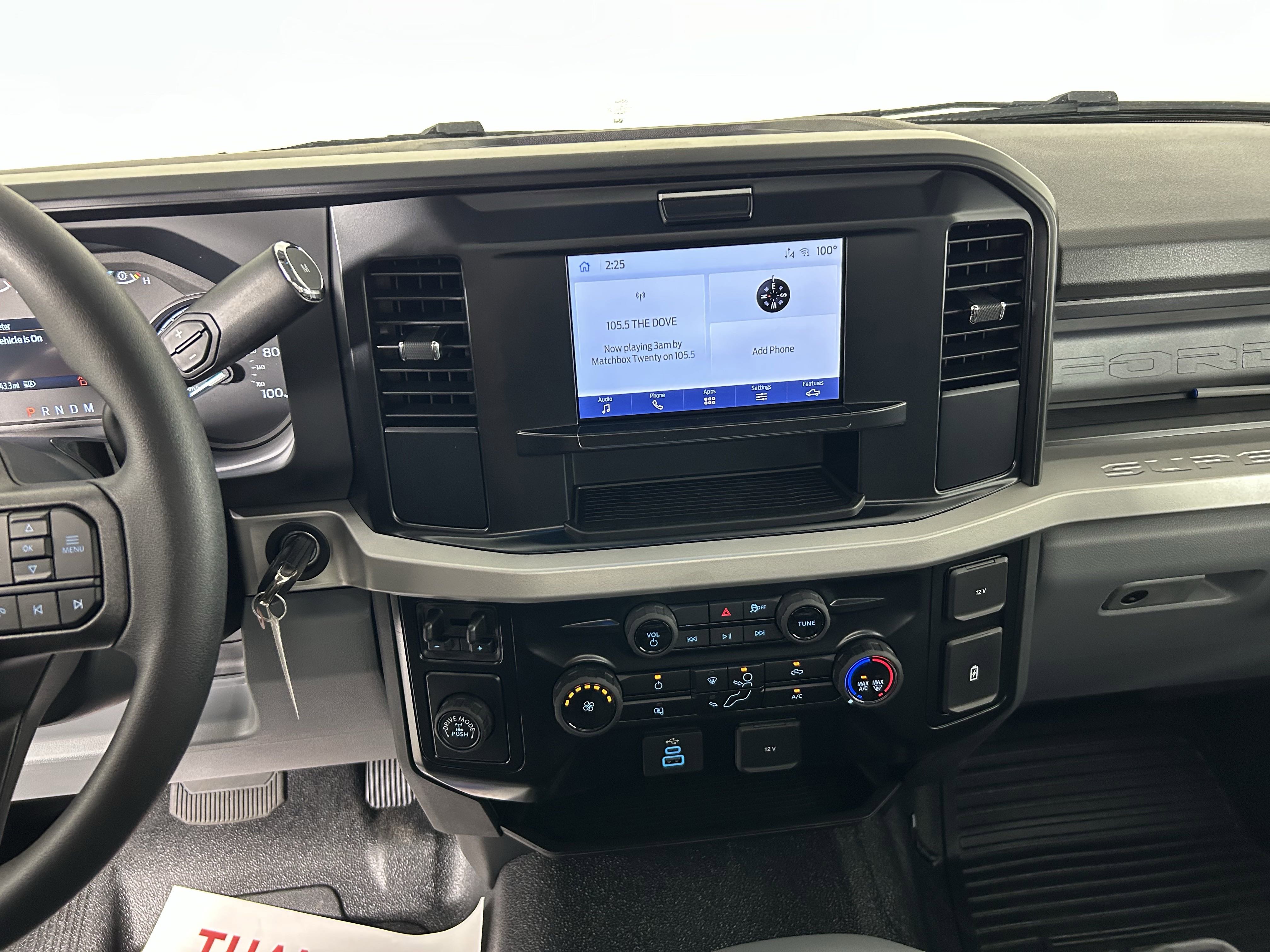 2025 Ford F-250 photo 4