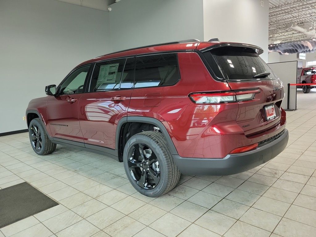 2025 Jeep Grand Cherokee Limited photo 4