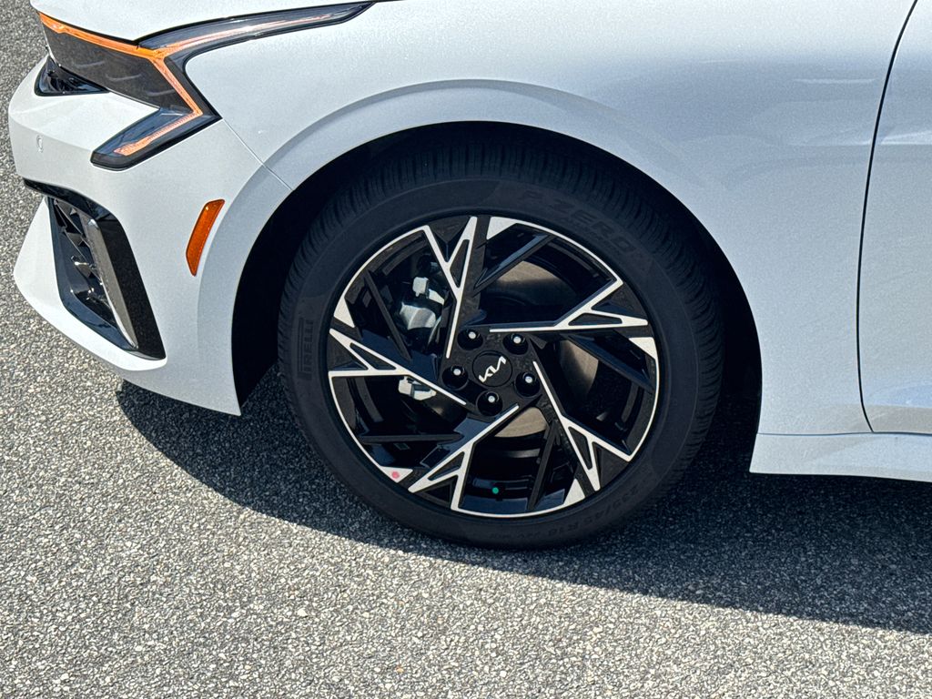 2026 Kia K5 GT-Line photo 11