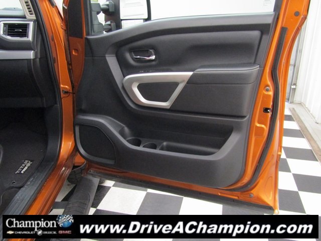 2019 Nissan Titan PRO-4X photo 37