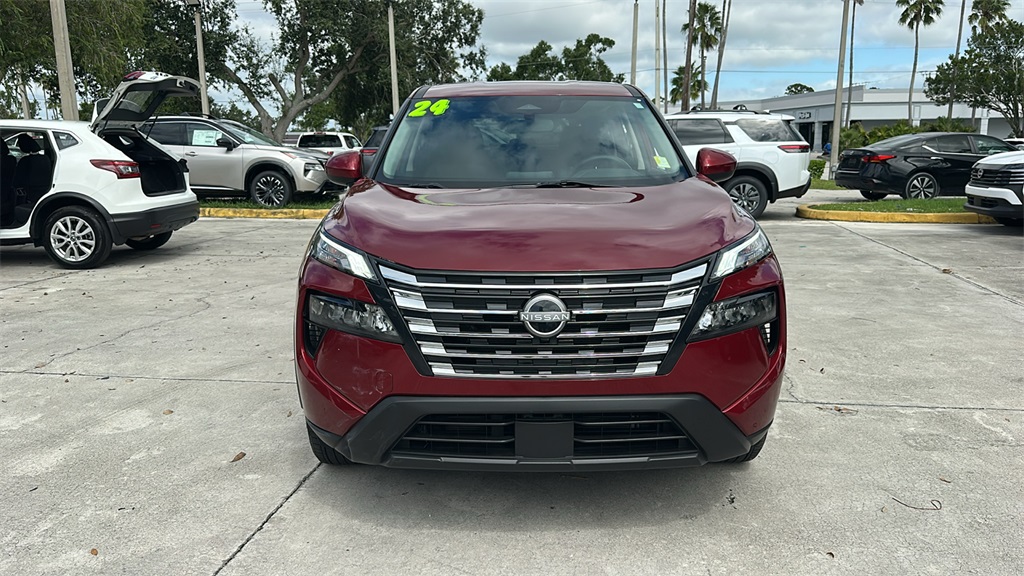 2024 Nissan Rogue SV photo 2