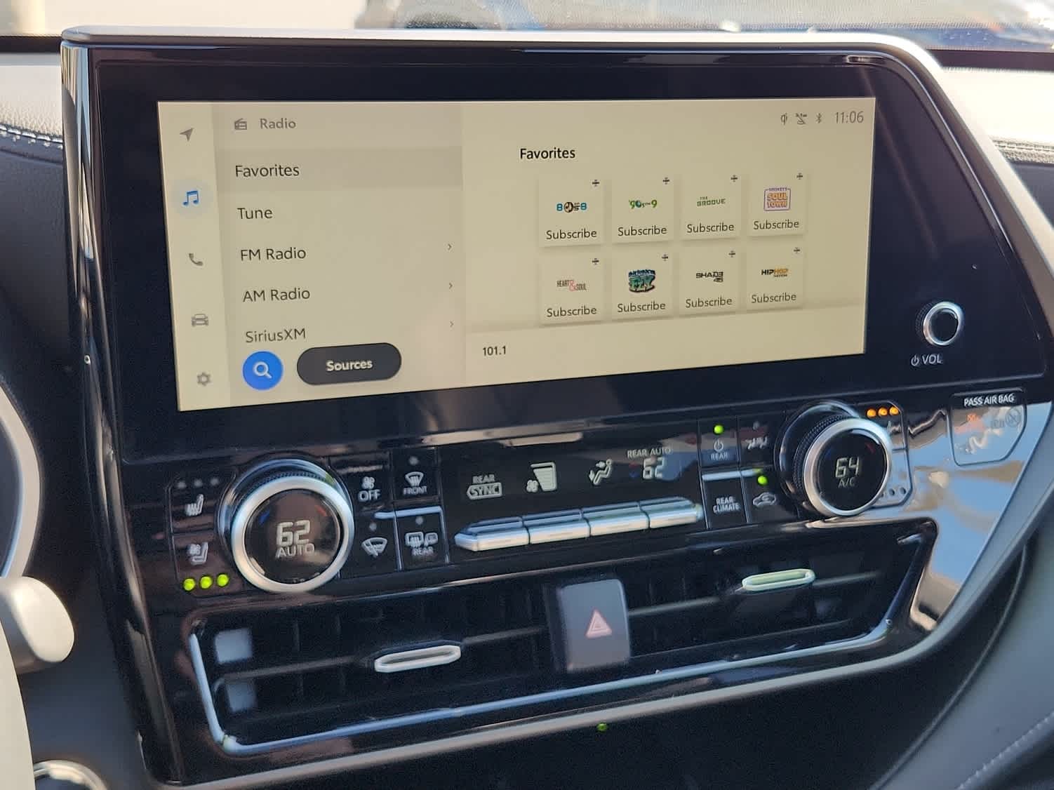 2023 Toyota Highlander Limited photo 12