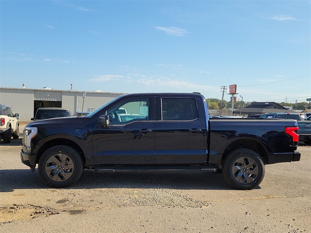 2025 Ford F-150 Lightning photo 3