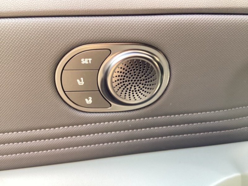 2025 Hyundai Elantra Hybrid Limited photo 25