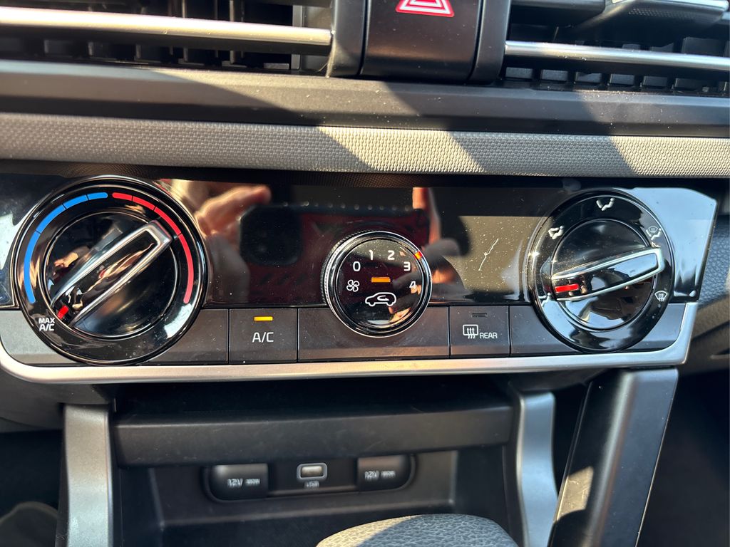 2022 Kia Seltos LX photo 26