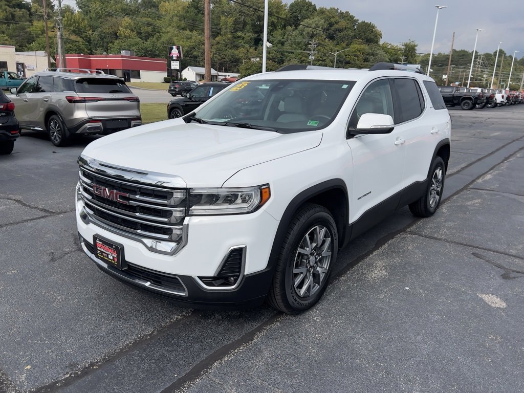 2023 Gmc Acadia SLT photo 2
