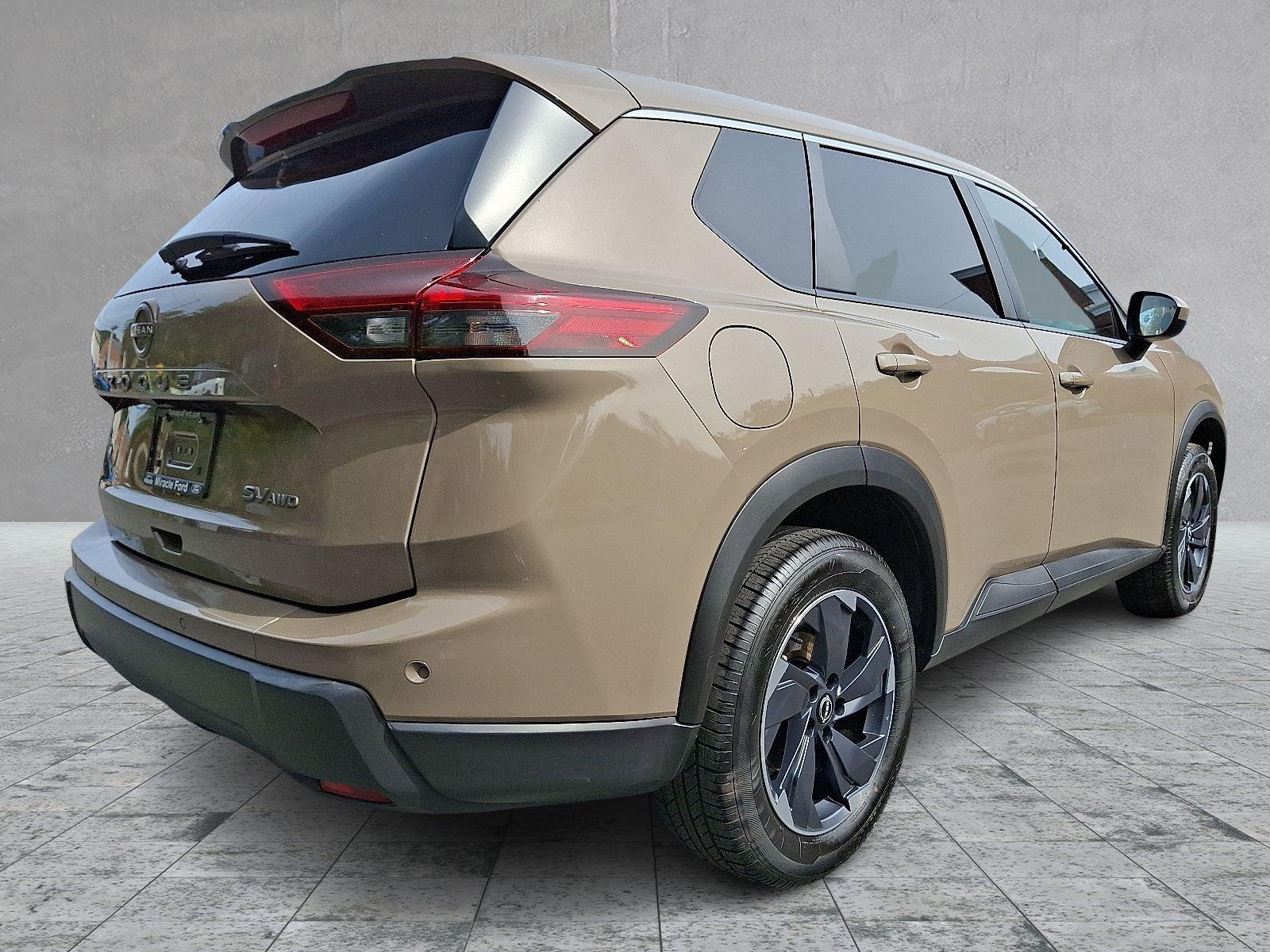 2024 Nissan Rogue SV photo 5