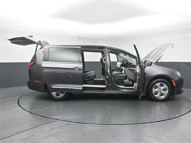 2017 CHRYSLER PACIFICA - Image 57