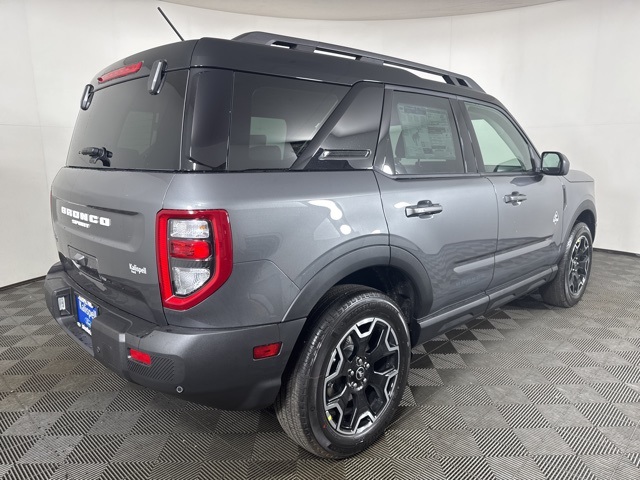 2025 Ford Bronco Sport Outer Banks photo 3