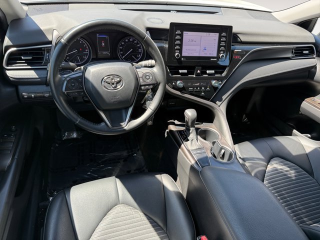 2022 Toyota Camry SE photo 15