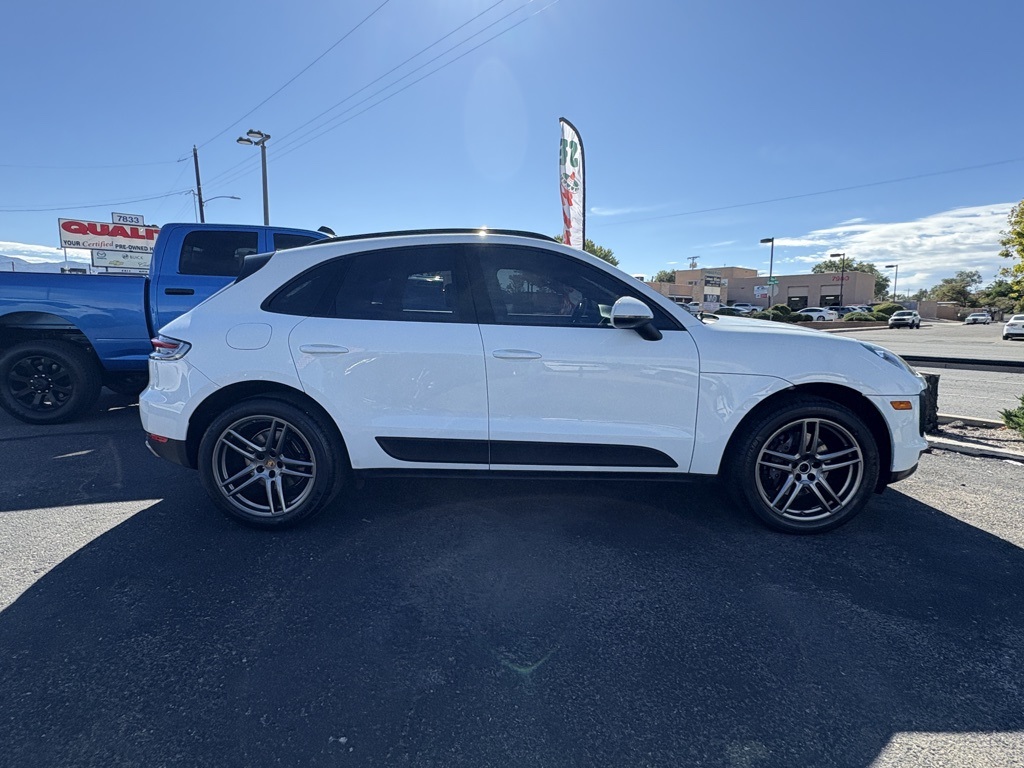 2021 Porsche Macan Base photo 4