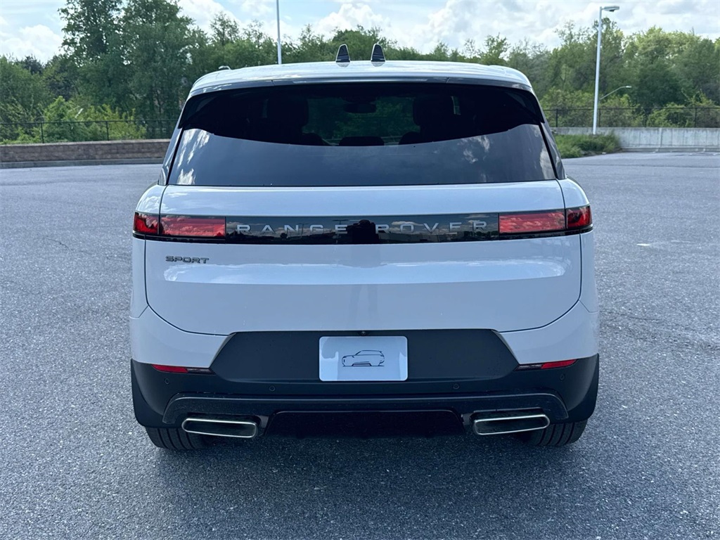 2025 Land Rover Range Rover Sport SE photo 4