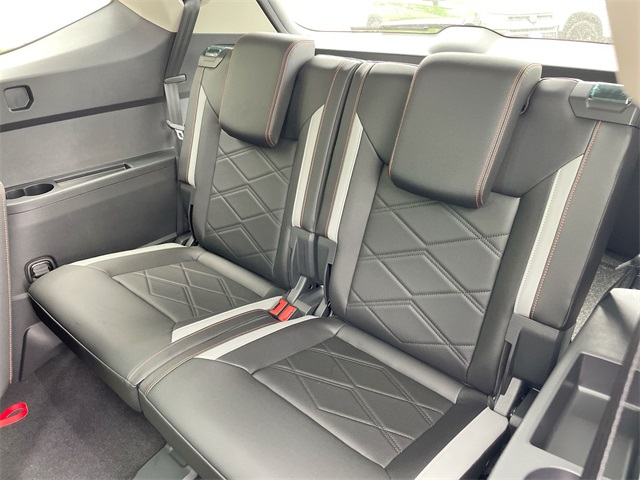 2025 Volkswagen Atlas Peak Edition SE Technology photo 13