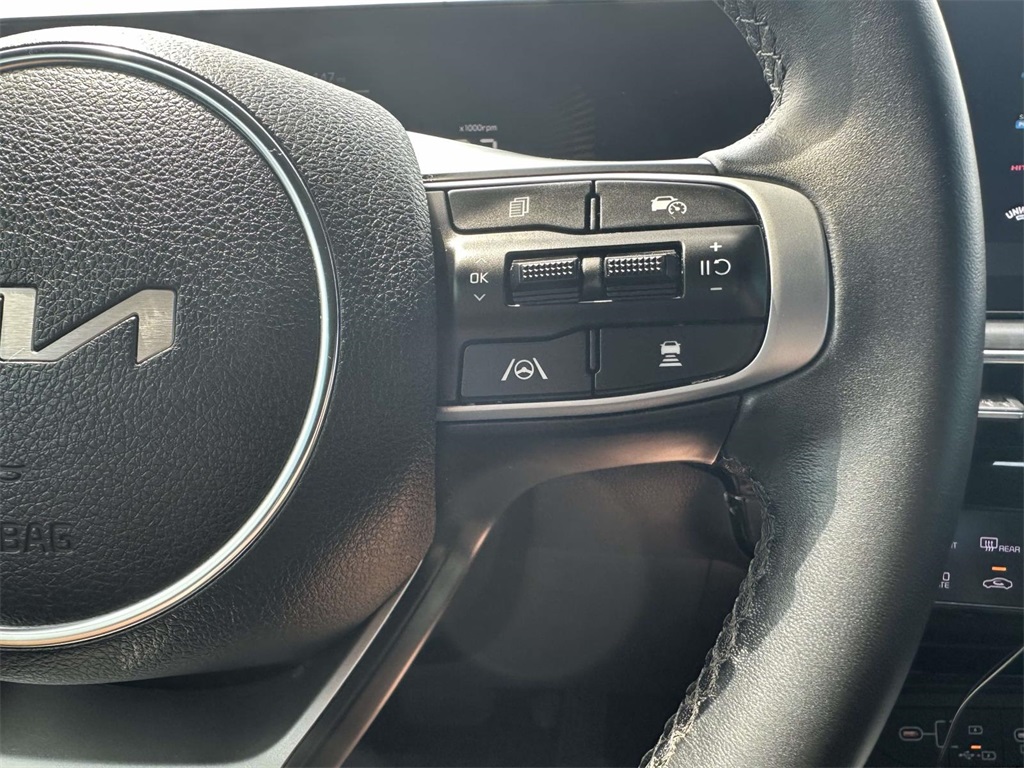 2025 Kia K5 GT-Line photo 13