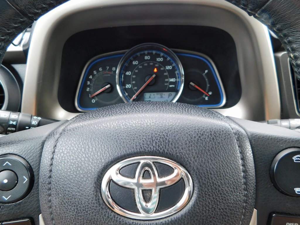 2015 Toyota RAV4 Limited photo 27