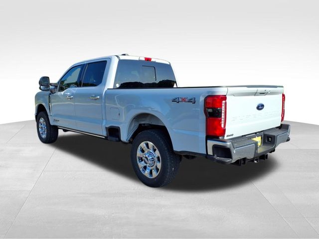 2025 Ford F-350 Lariat photo 4