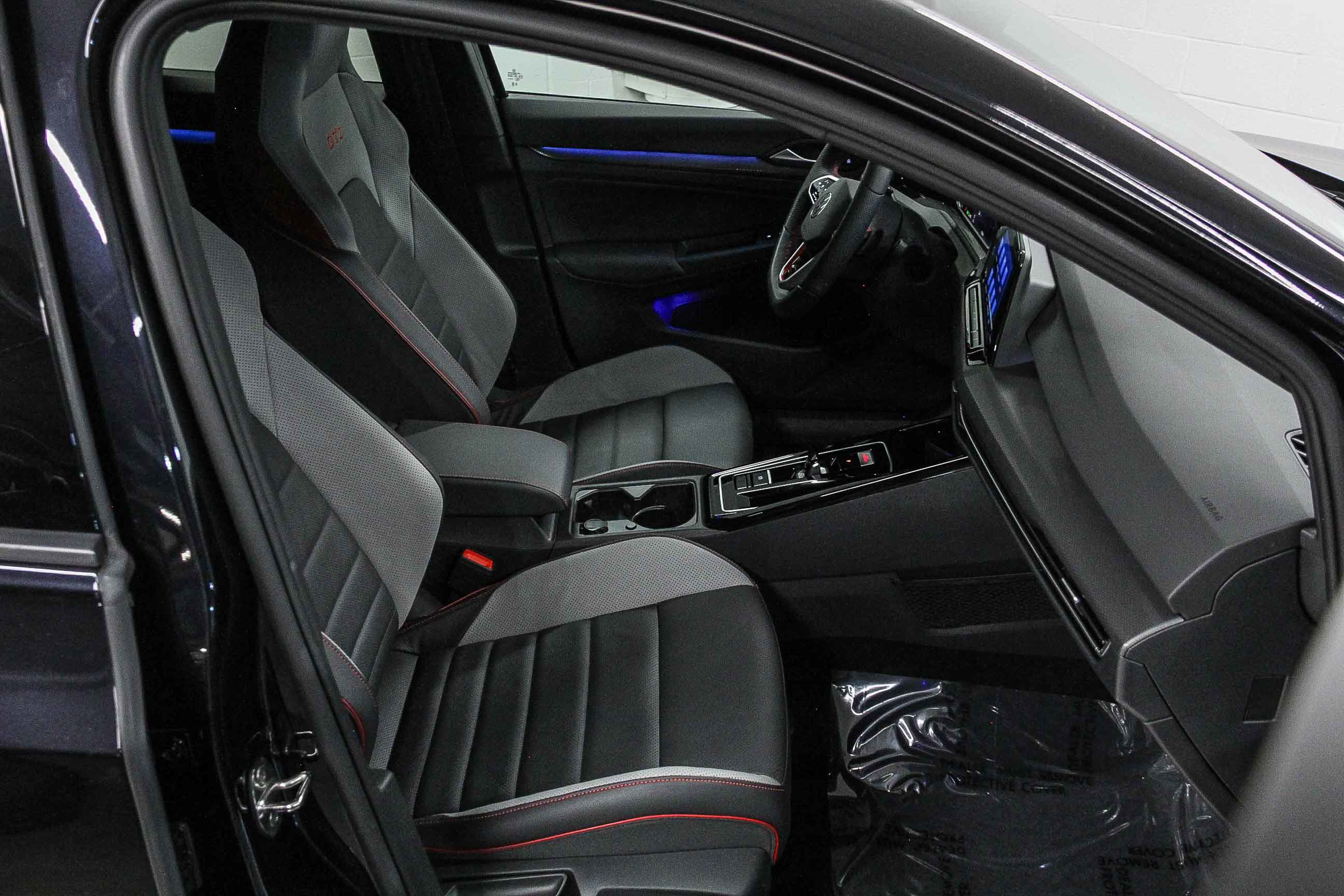 2024 Volkswagen Golf GTI SE photo 17