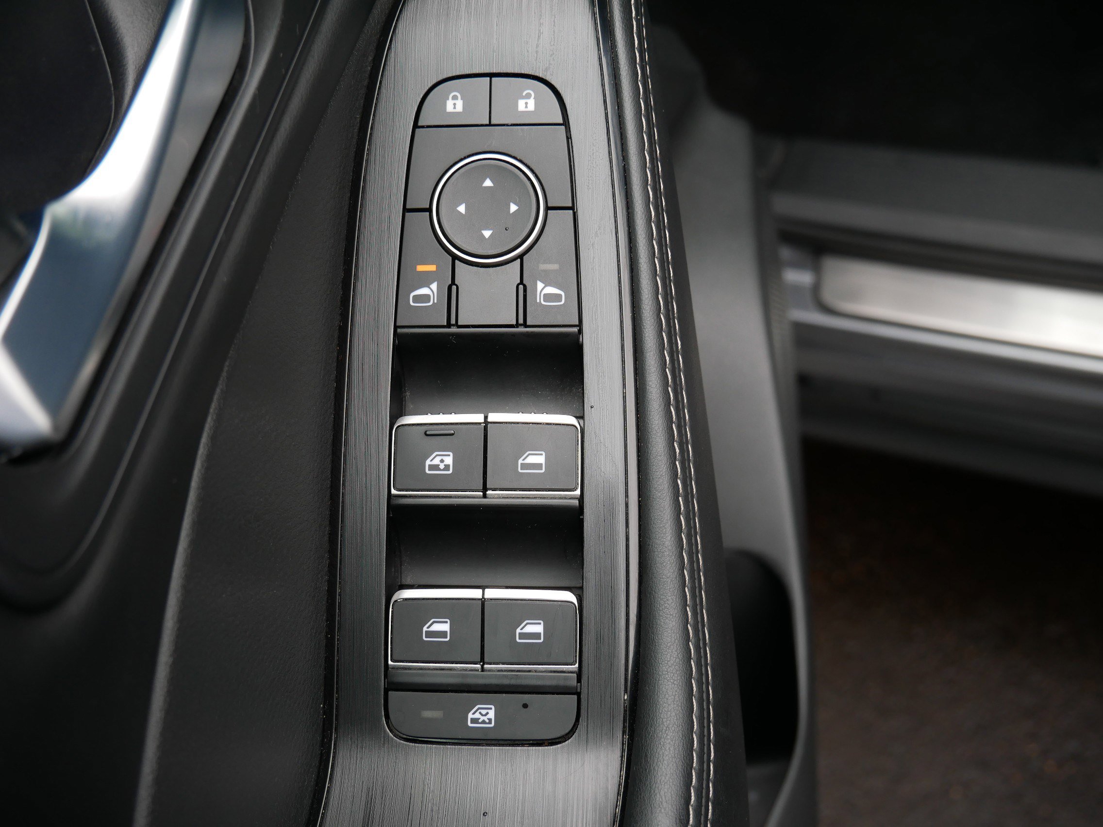 2023 Nissan Rogue SL photo 19