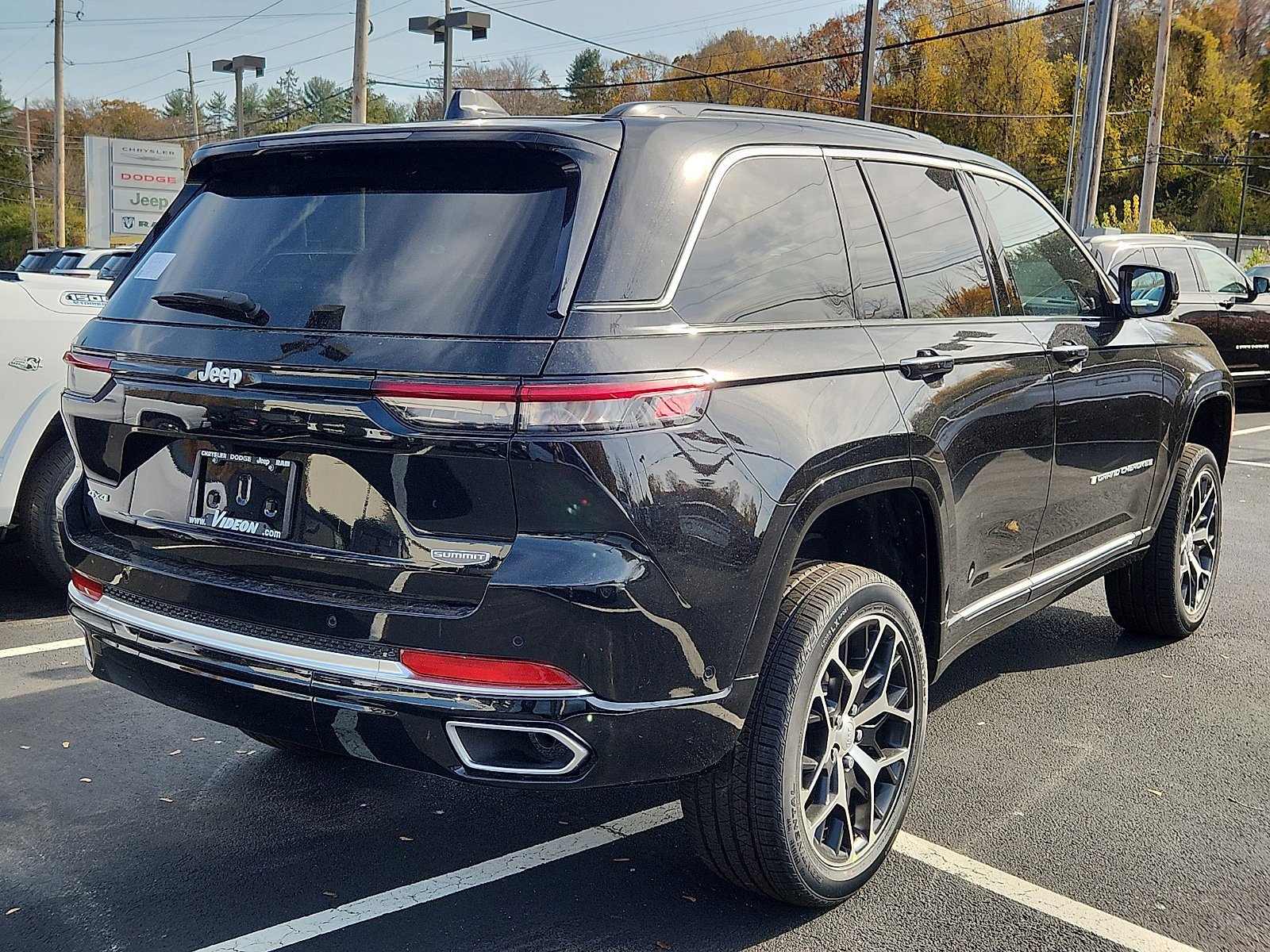 2025 Jeep Grand Cherokee Summit Reserve photo 4