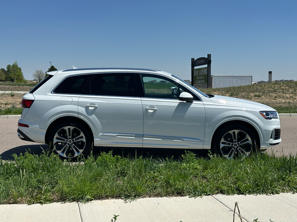 2022 Audi Q7 55 Premium Plus photo 4