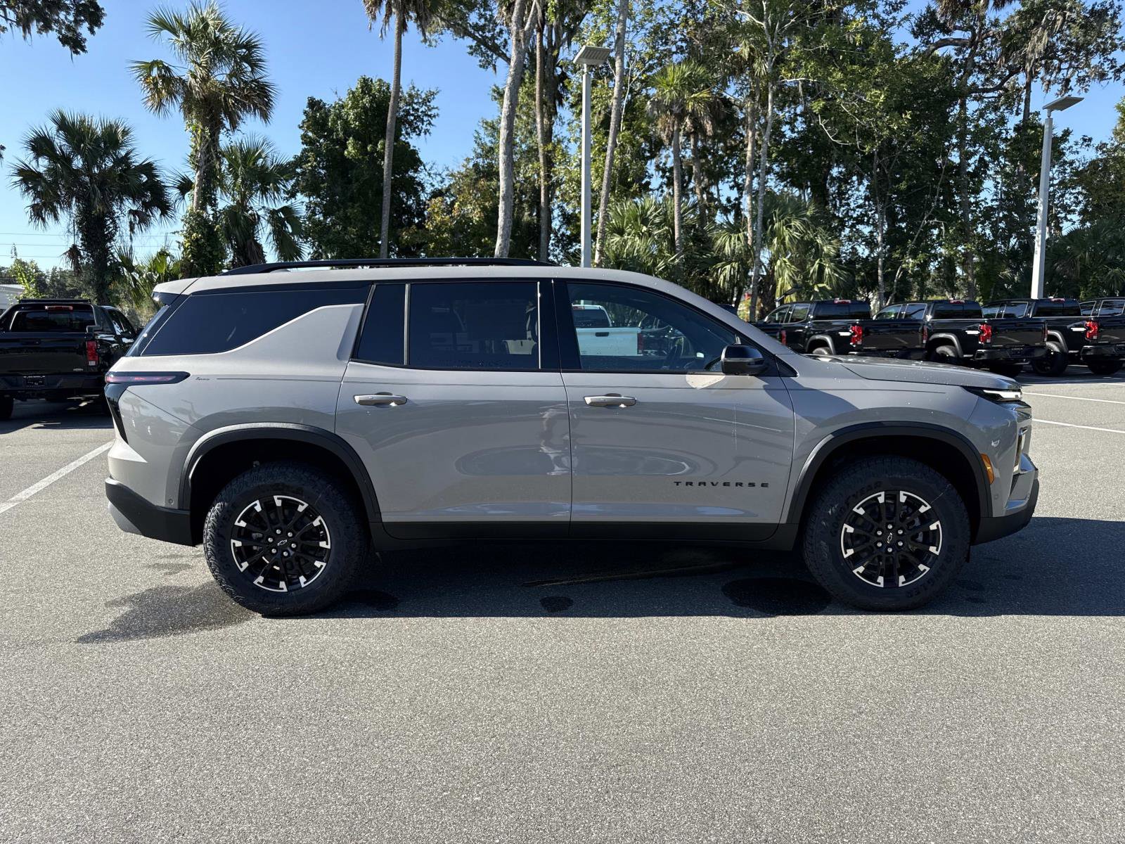 2026 Chevrolet Traverse Z71 photo 2