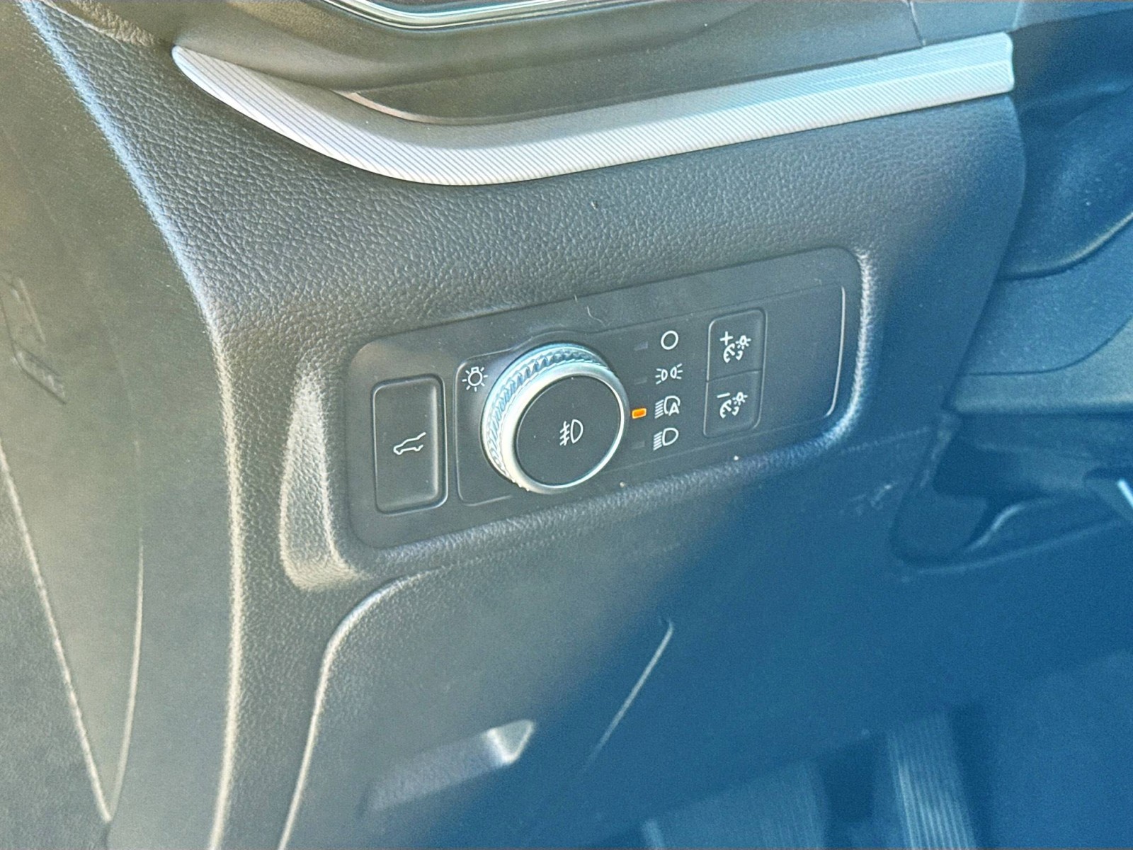 2020 Ford Explorer XLT photo 8