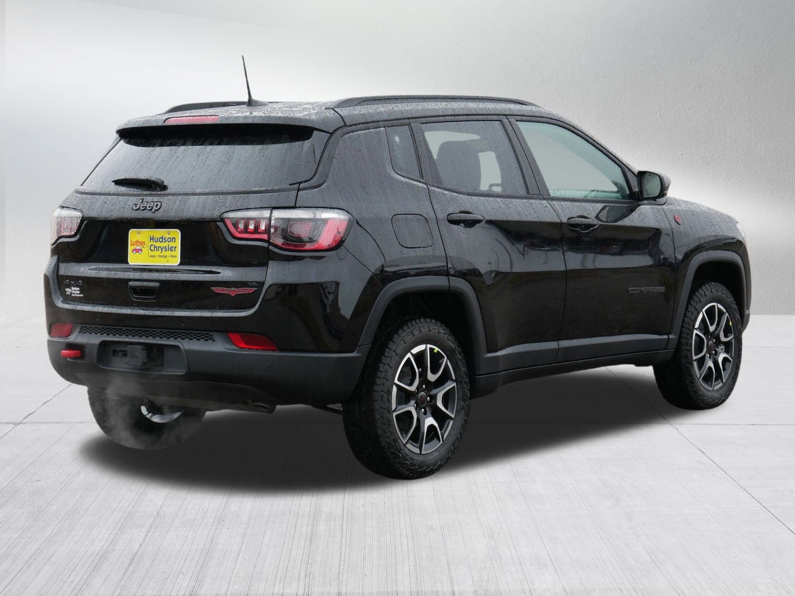 2026 Jeep Compass Trailhawk photo 2