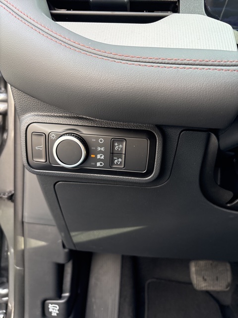 2025 Ford Explorer photo 19