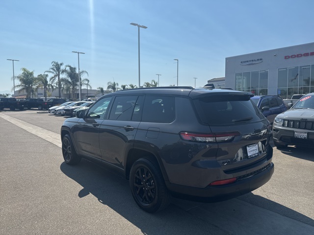 2024 Jeep Grand Cherokee Altitude photo 2