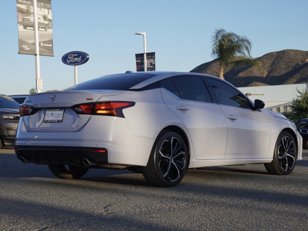2024 Nissan Altima 2.5 SR photo 3