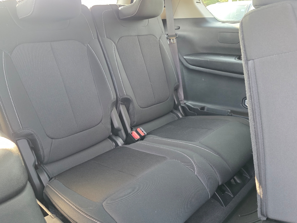 2023 Jeep Cherokee Laredo photo 21