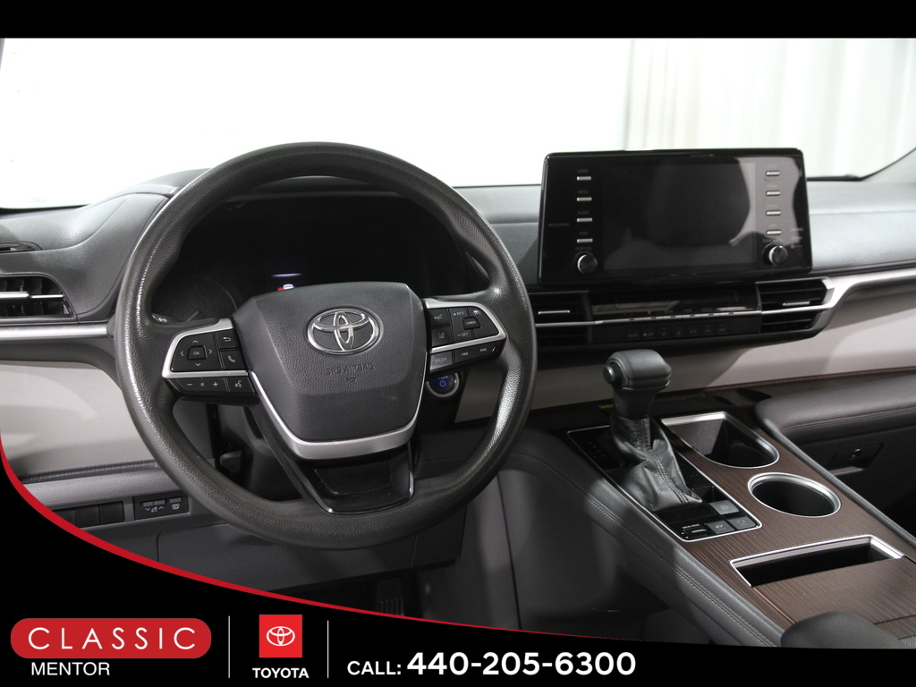 2021 Toyota Sienna LE photo 5