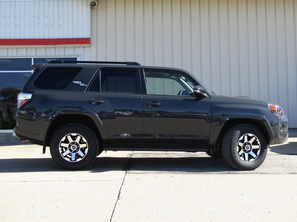 2024 Toyota 4Runner TRD Off-Road Premium photo 2
