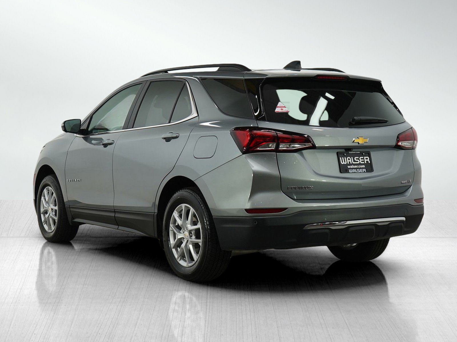 2024 Chevrolet Equinox LT photo 3